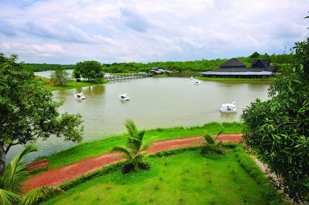 Kma Shwe Pyi Bago Resort Exteriör bild