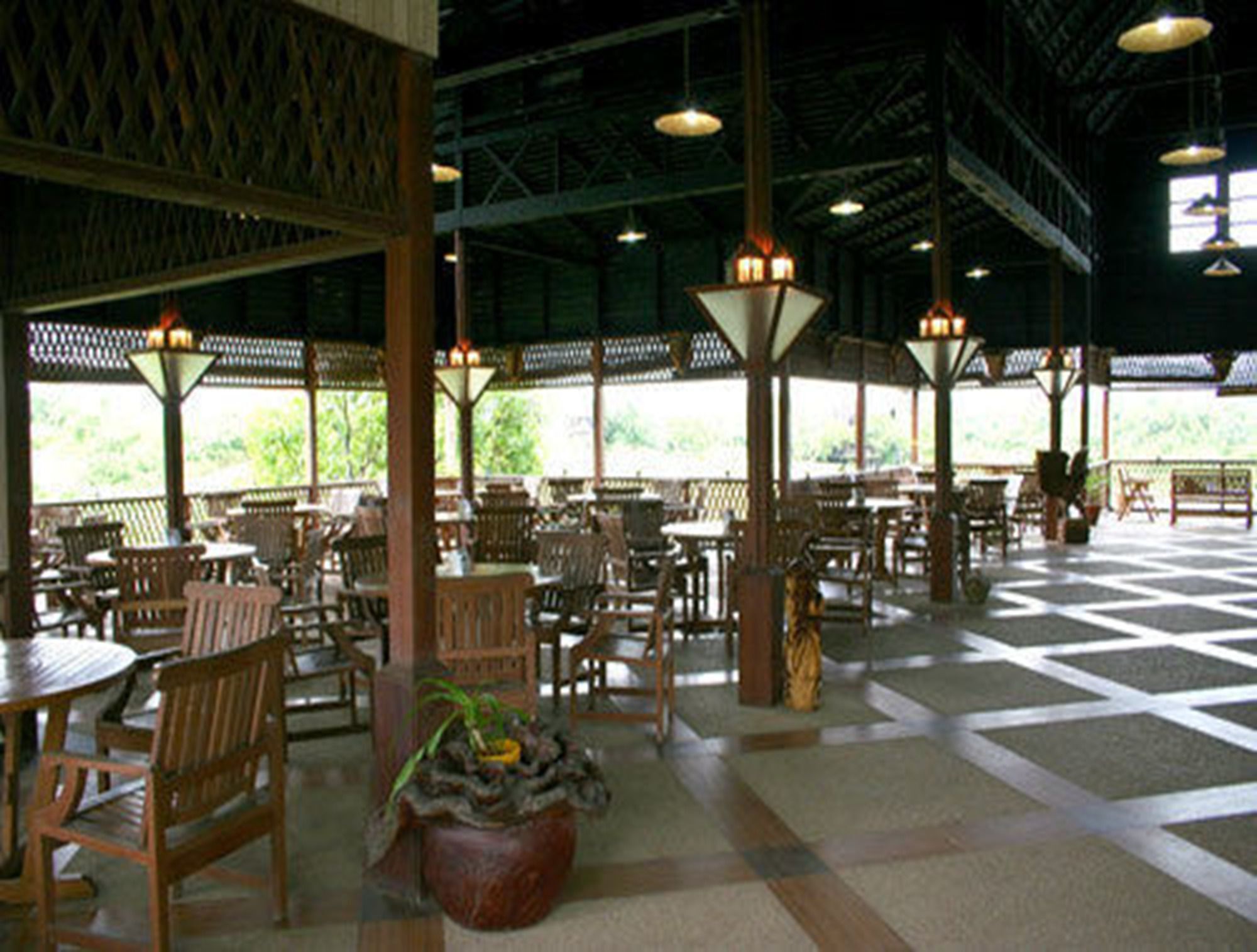 Kma Shwe Pyi Bago Resort Exteriör bild